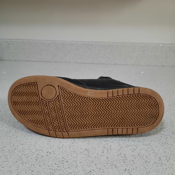 Candy Couture Balck and Gold Runners - Picture 4 of 5